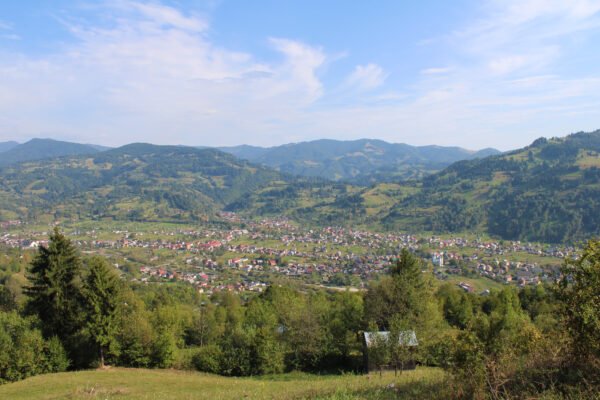 Sat Poienile de Sub Munte Maramures